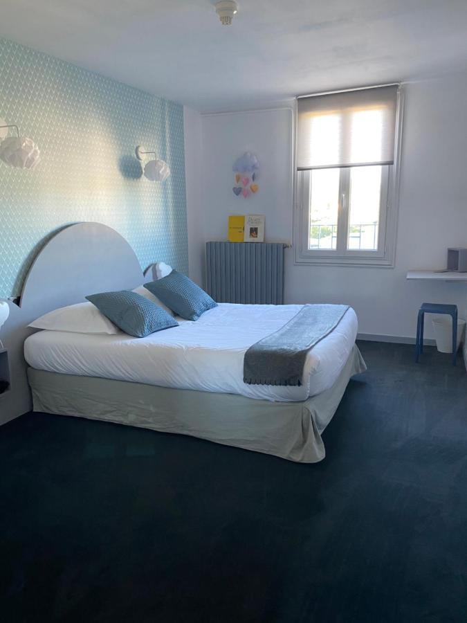 A La Maison Hotel Restaurant Lacaune Εξωτερικό φωτογραφία