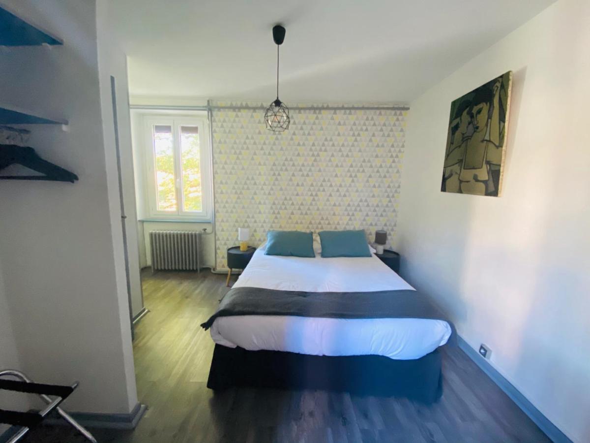 A La Maison Hotel Restaurant Lacaune Εξωτερικό φωτογραφία