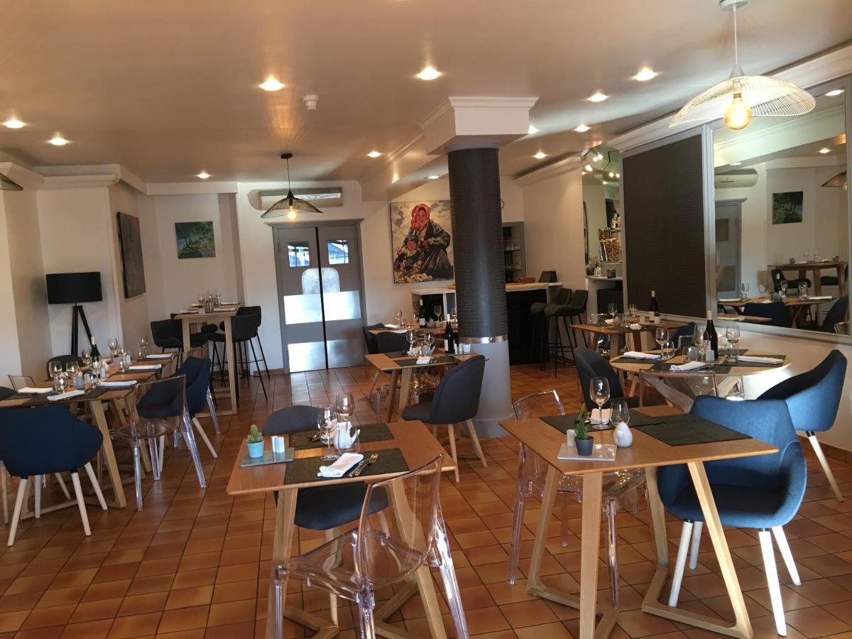A La Maison Hotel Restaurant Lacaune Εξωτερικό φωτογραφία
